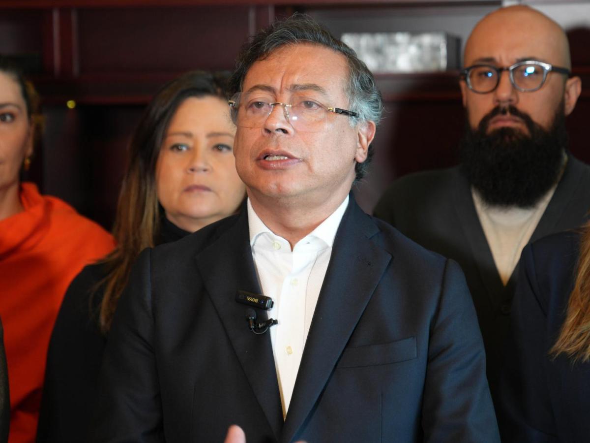 Petro ordena intervenir centros educativos tomados por criminales