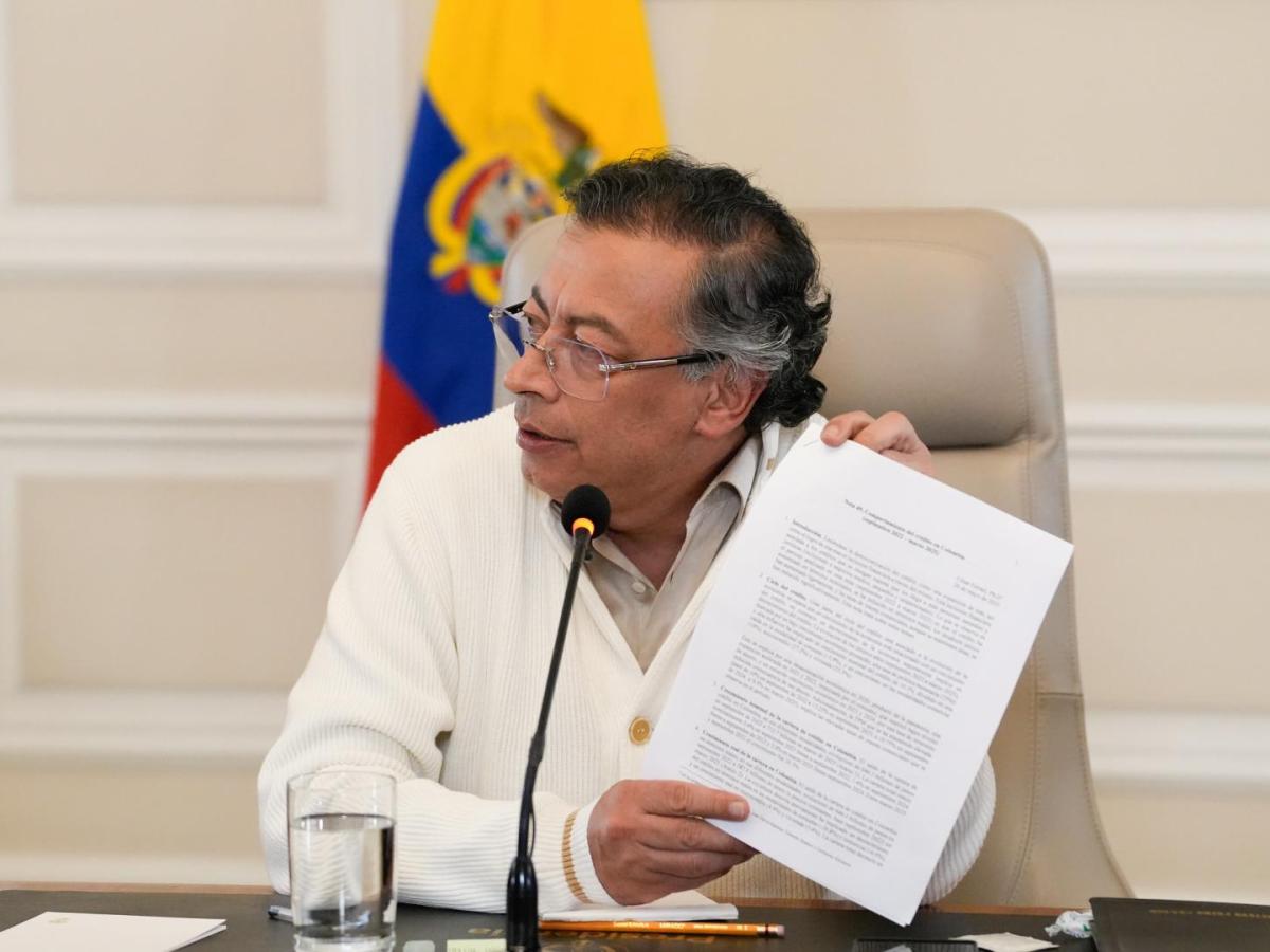 Gustavo Petro pidió a sus ministros que firmen decreto de la consulta popular