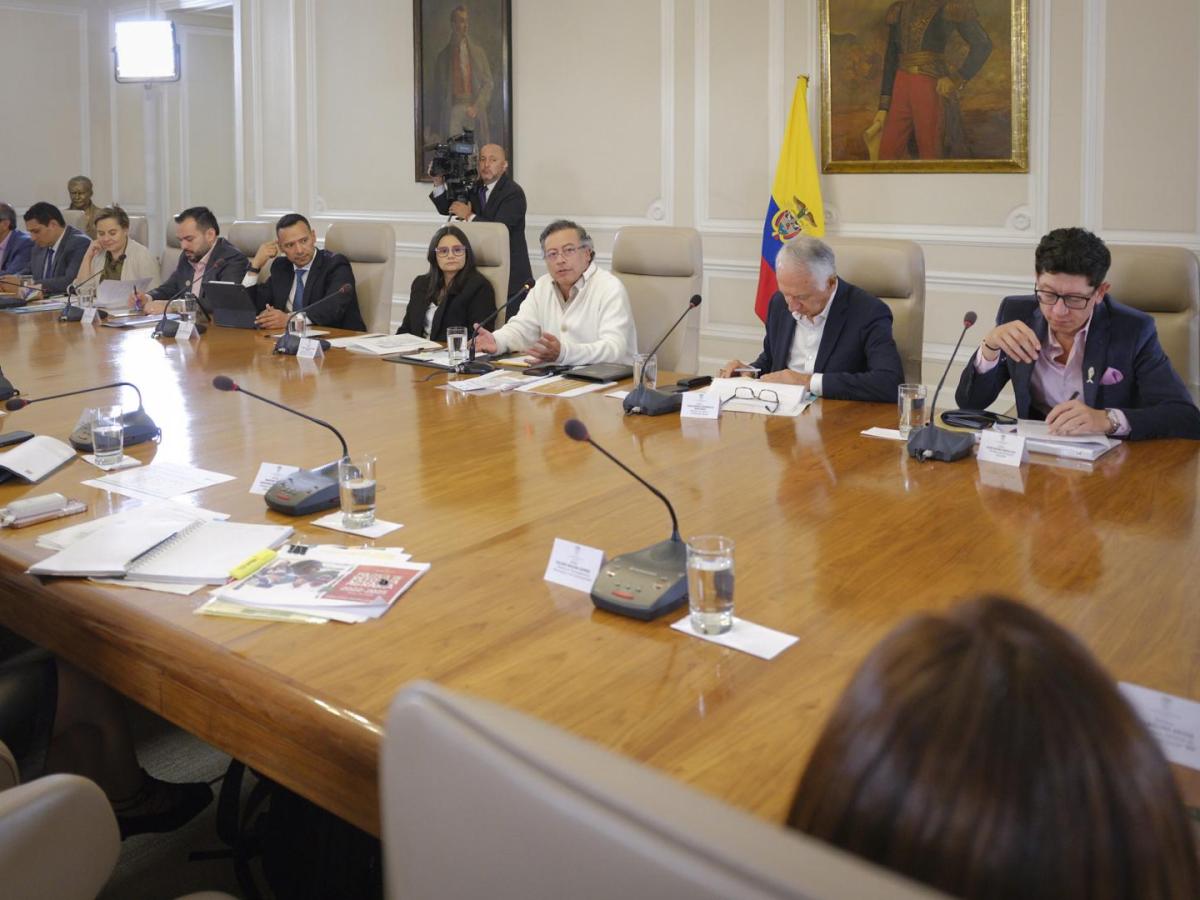 Gobierno impulsa reforma laboral con apoyo de consulta popular en el Congreso