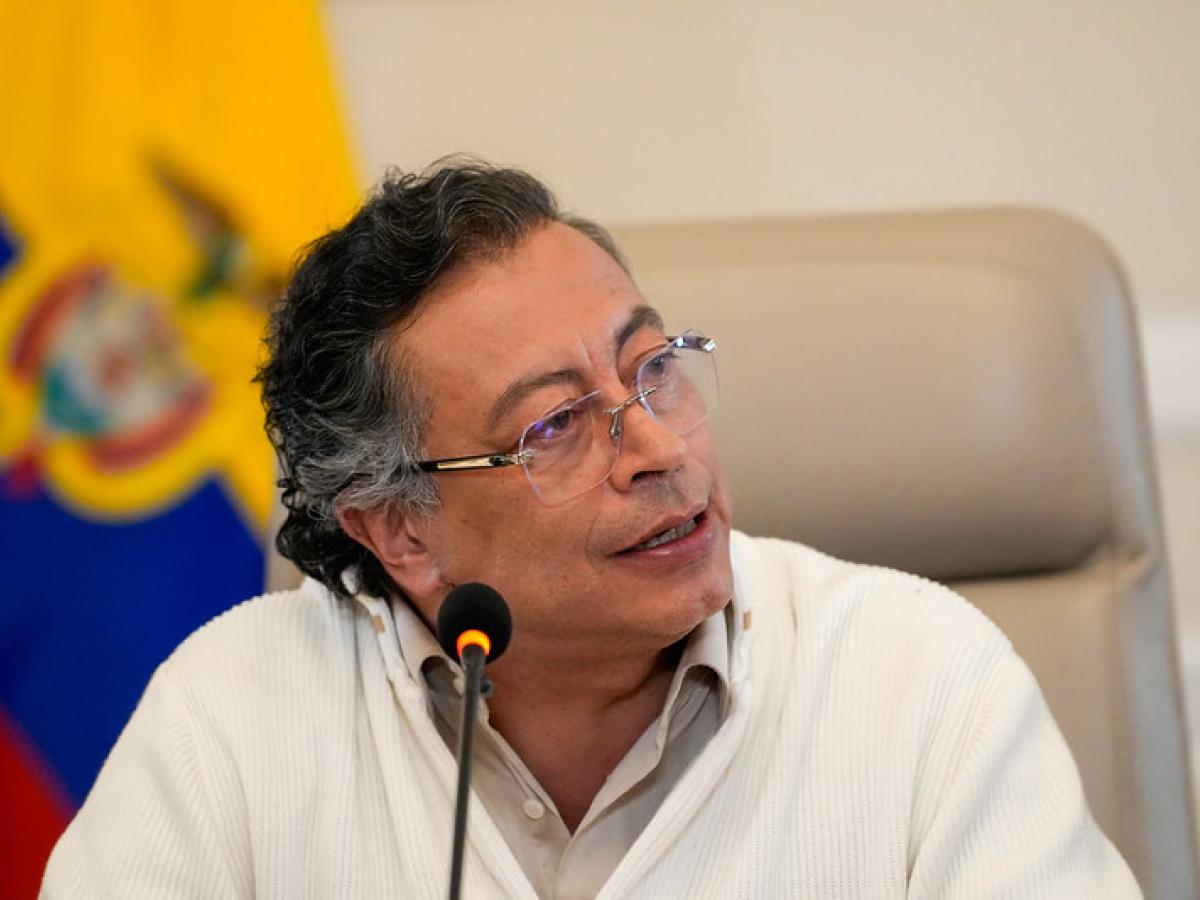 Presidente propuso entregar Hacienda Nápoles a campesinos