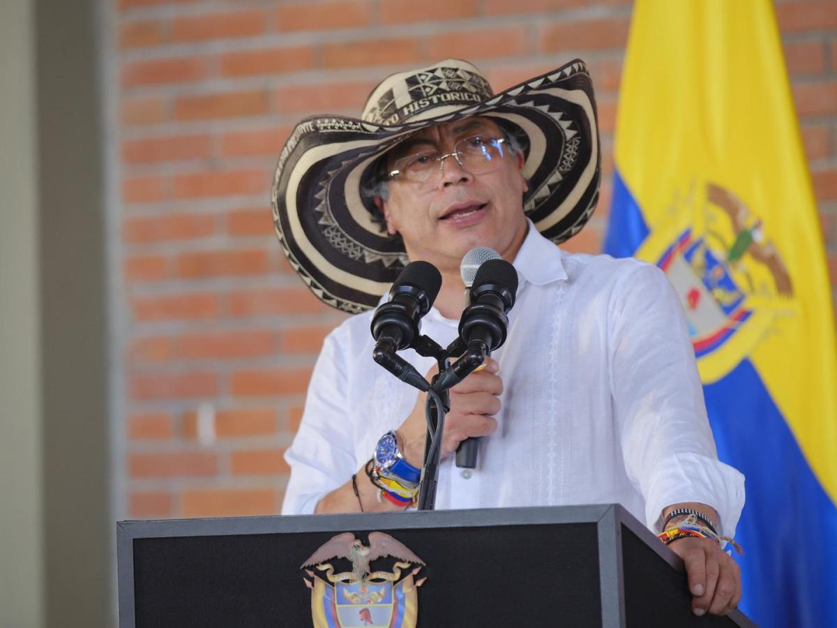 Presidente Petro: "junta del narcotráfico" ordena su muerte y desestabiliza Colombia