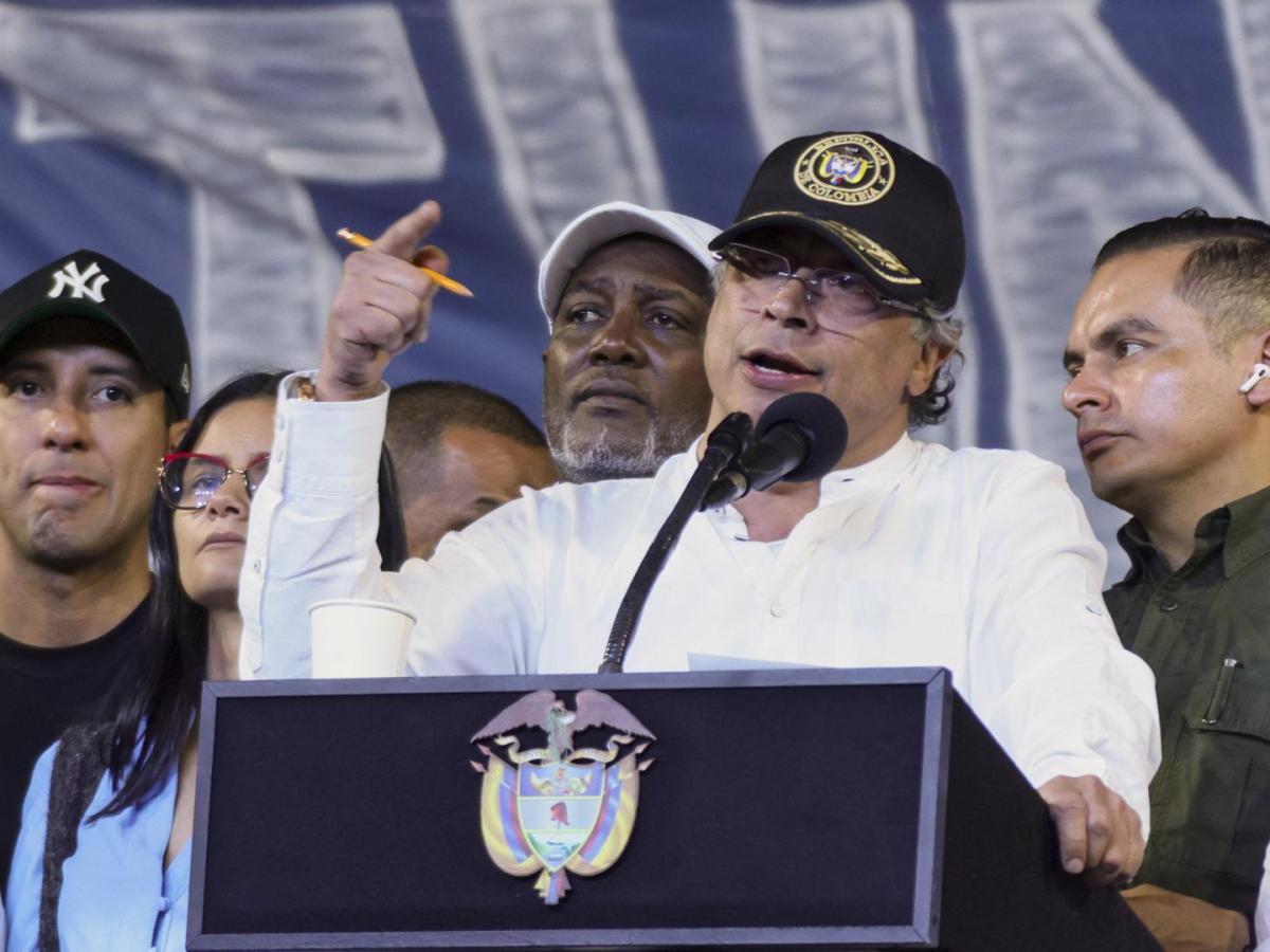 Presidente Petro a Fico: “Me llaman dictador porque odian que el pueblo decida”