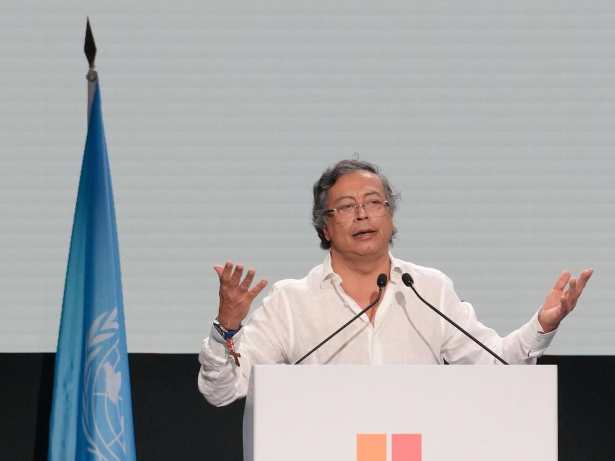 Gustavo Petro defiende a la justicia tras fallo contra Uribe y critica a medios por presionar a la juez