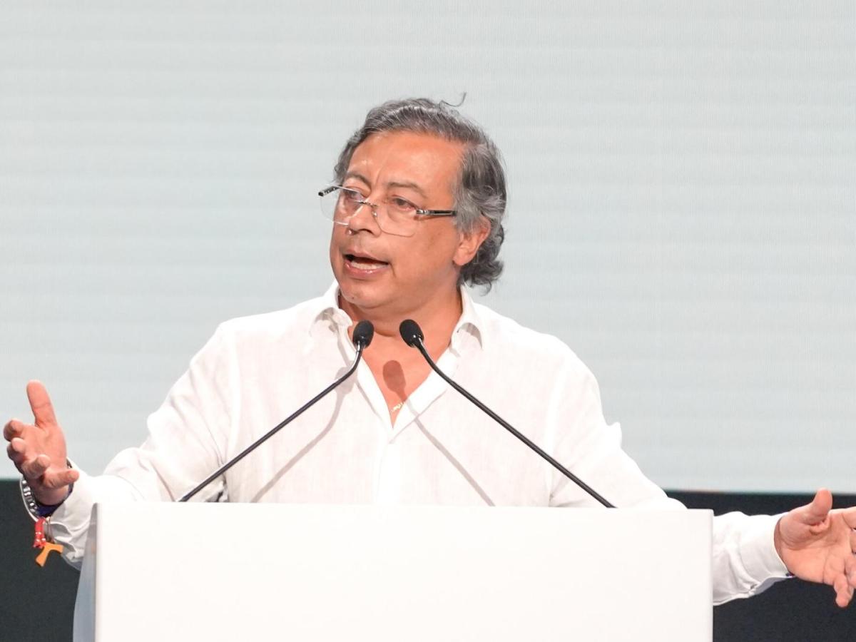 Petro denuncia evasión fiscal de megarricos y propone nueva ley de financiamiento en Colombia