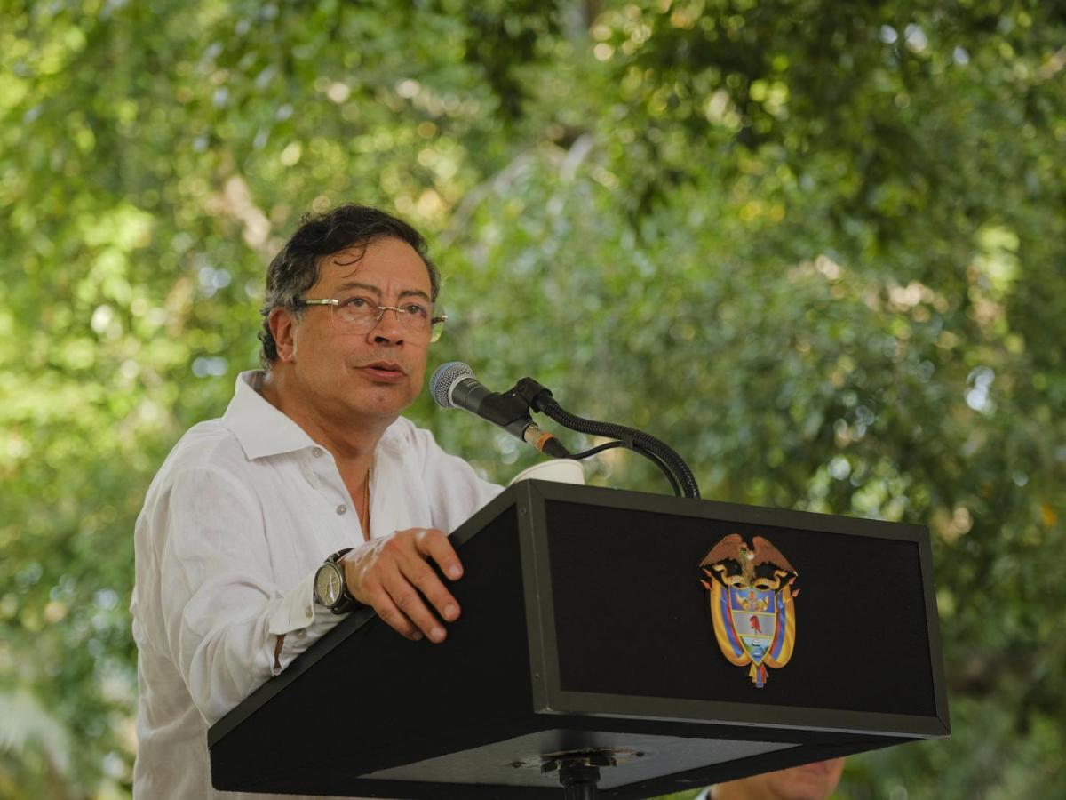 Condena a Uribe: presidente Petro defiende a Tribunal Superior de Bogotá 