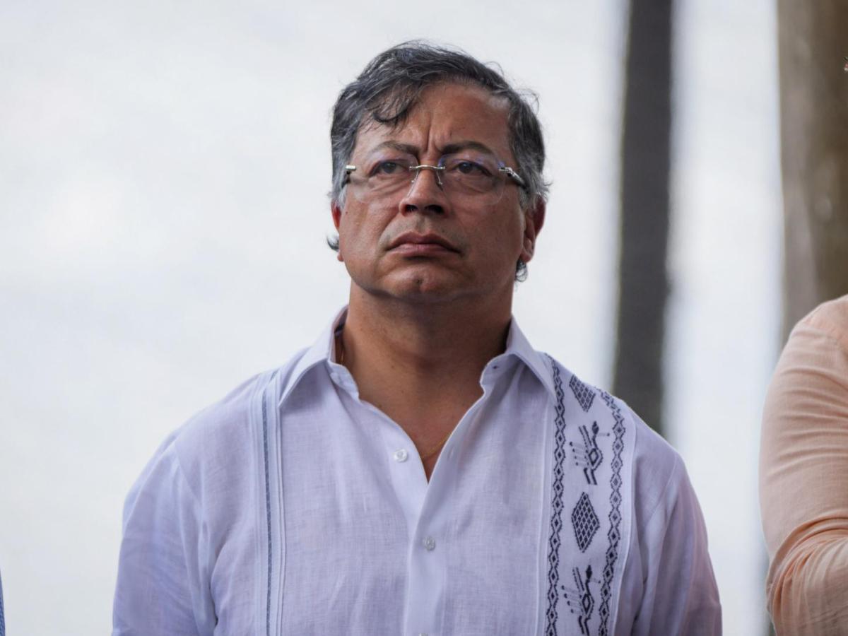 Desplazamiento en sur de Bolívar: Petro ordenó al Ejército recuperar control de territorio 