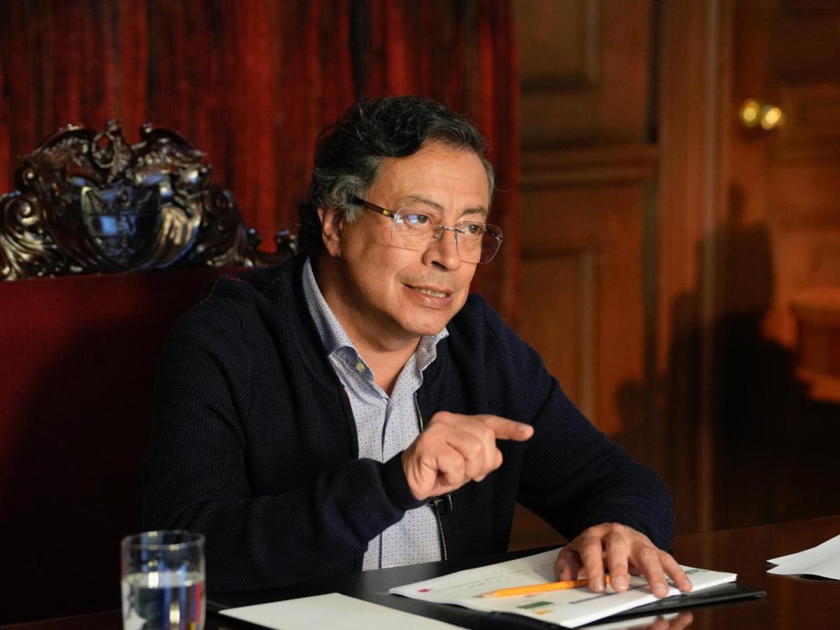 Gustavo Petro celebró la la revaluación del peso colombiano y la disminución del riesgo