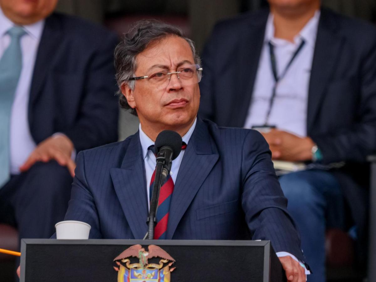 Congreso apoya a Petro tras acusaciones por asesinato de Miguel Uribe