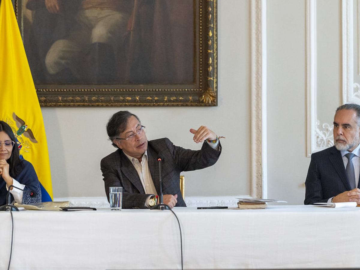 Gustavo Petro defiende tierras fértiles y critica a concejales de Antioquia