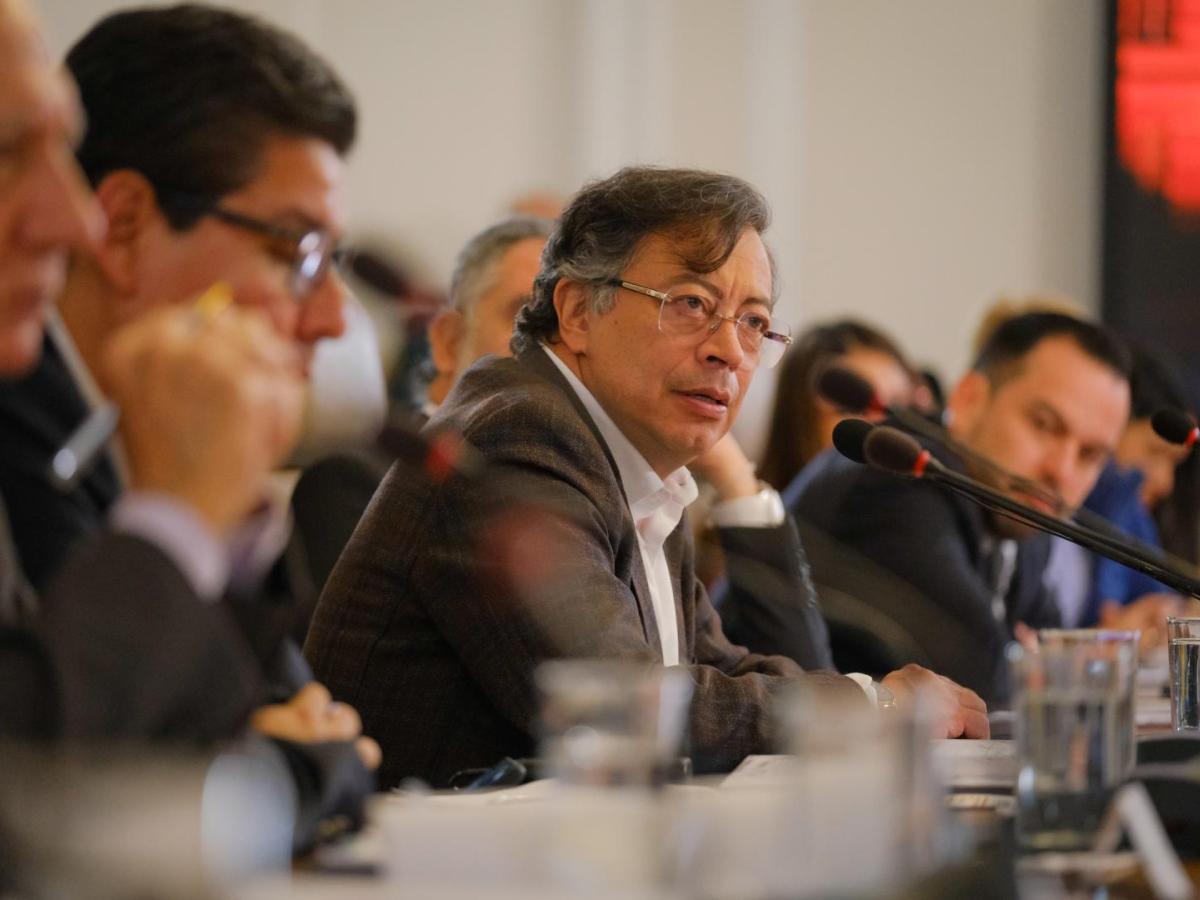 Presidente petro cuestiona a partidos de oposición por comunicado 