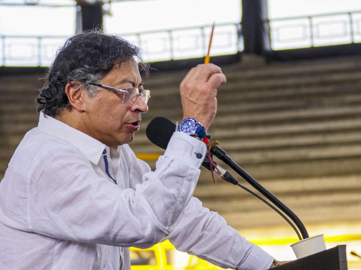 Entrega de tierras en La Dorada HOY: llamado del presidente a la Policía