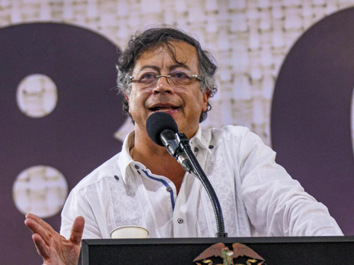 Presidente Petro anuncia salida de delegación diplomática de Israel en Colombia y denuncia del TLC