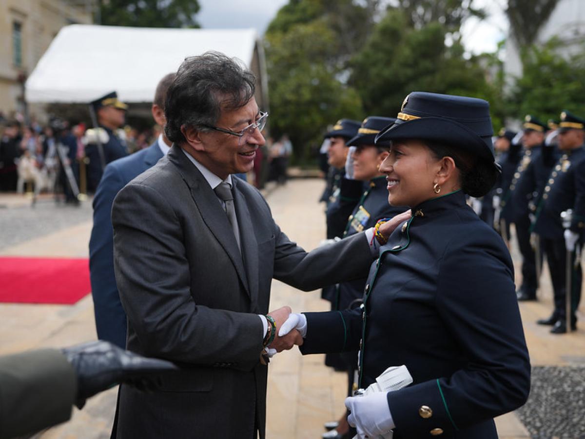 Presidente Petro lidera ascenso de 15.000 policías en la Casa de Nariño