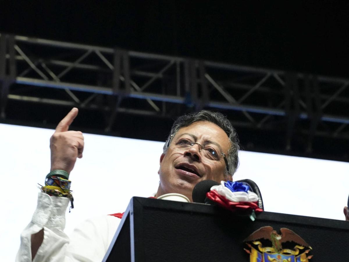 Constituyente: Petro anuncia recolección de 2,5 millones de firmas para impulsar reformas sociales