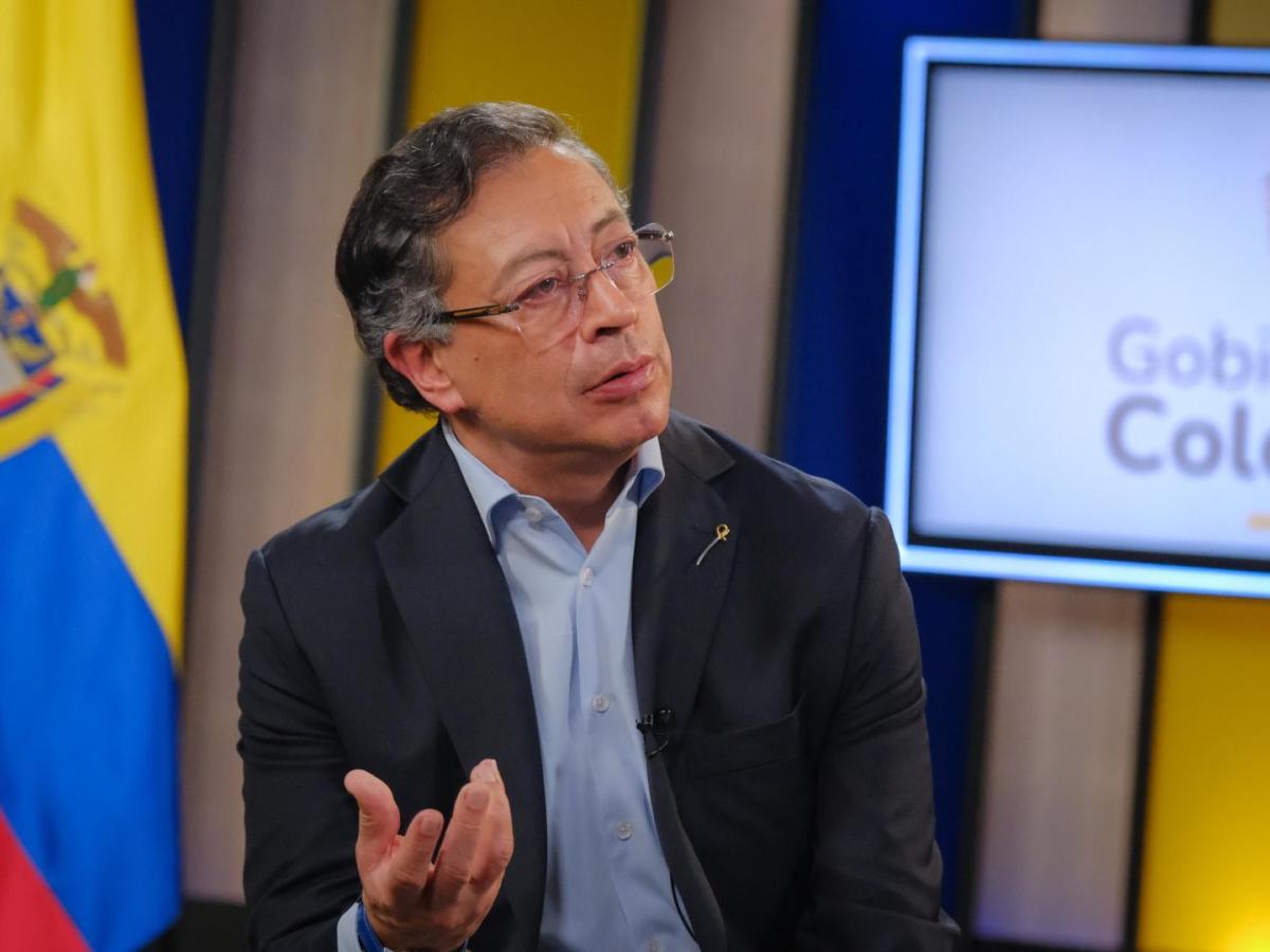  Petro cuestiona bombardeos de EE. UU. ilegales  ineficaces