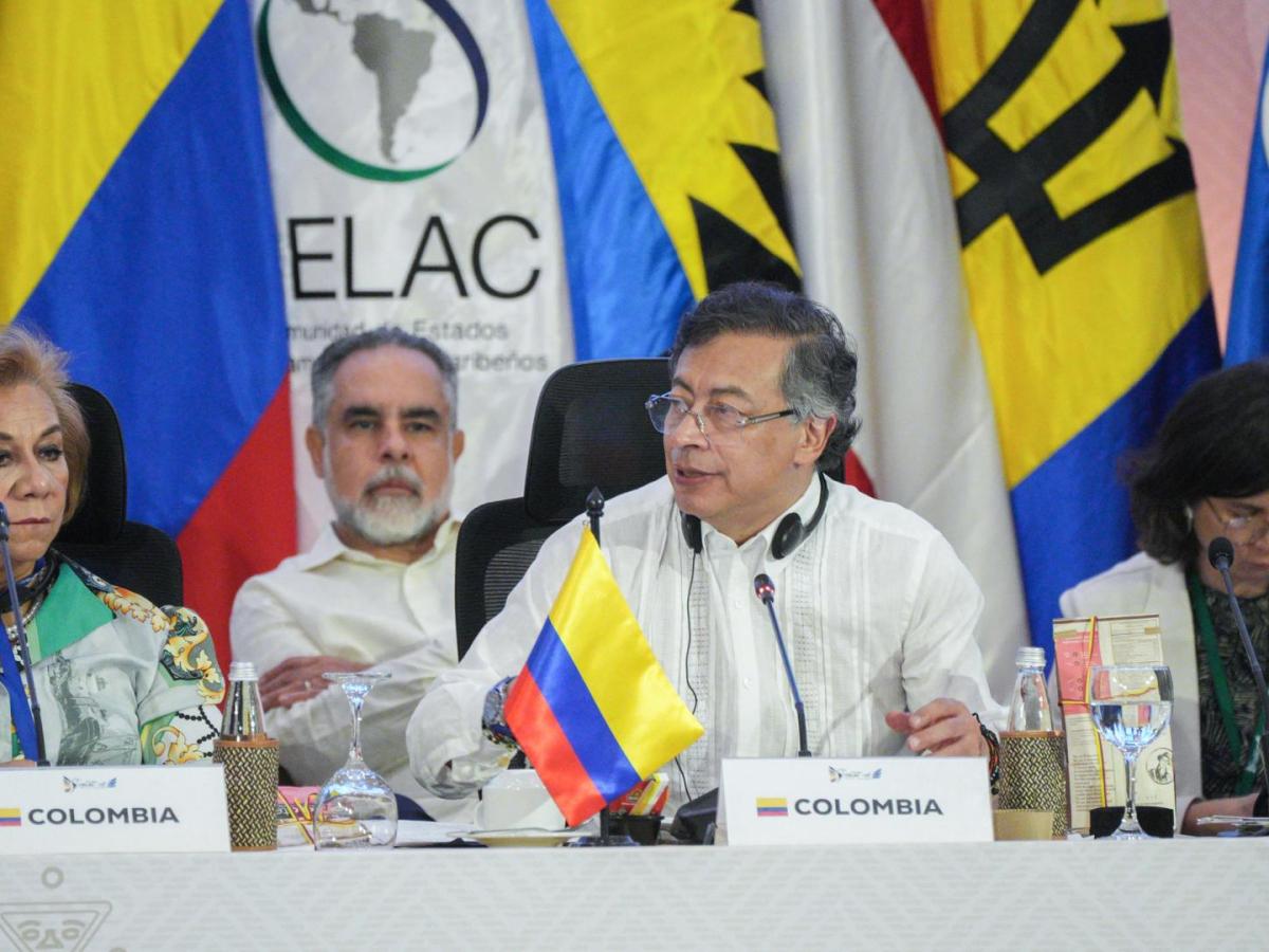 Apertura Cumbre CELAC–UE: Petro llamó a una democracia global