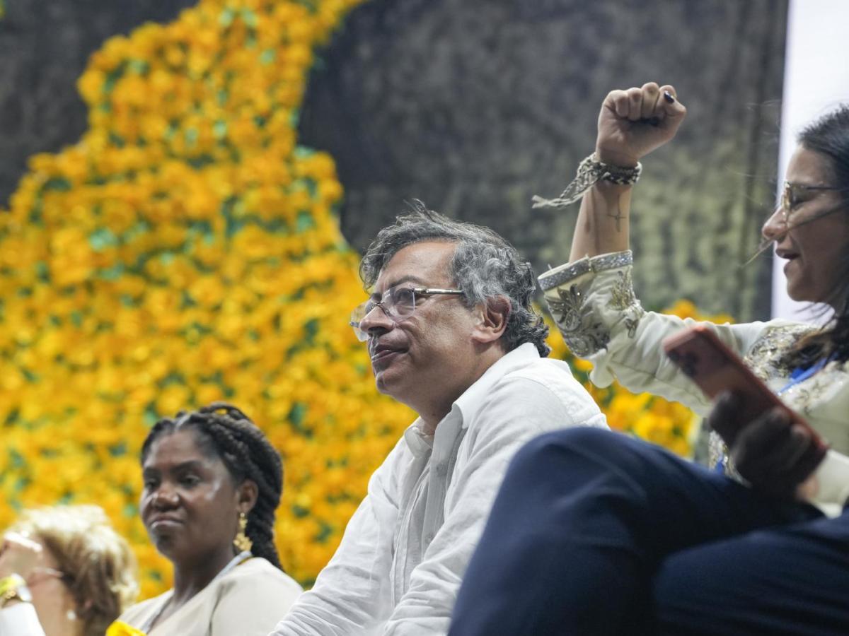 Petro cuestiona ausencia institucional en acto de perdón por la Unión Patriótica