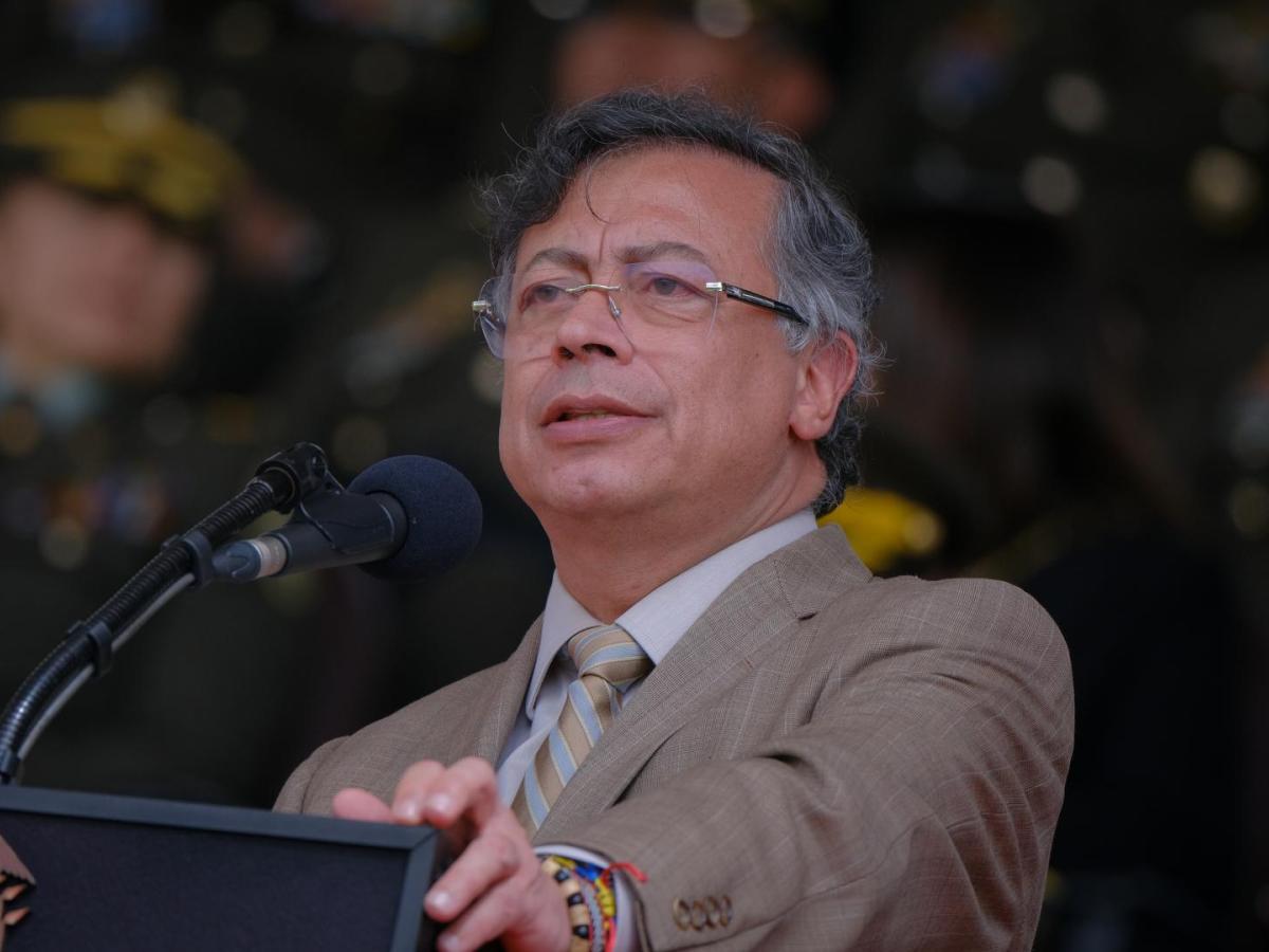 Petro denuncia intento ligarlo narcotráfico con pruebas falsas