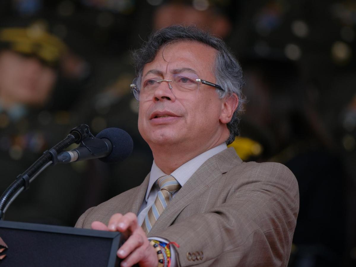 Encuesta Invamer: Gustavo Petro 