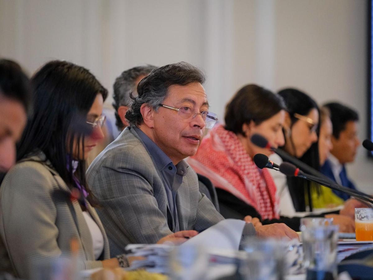 Petro reafirma transición energética y distancia a Colombia del modelo petrolero de Venezuela