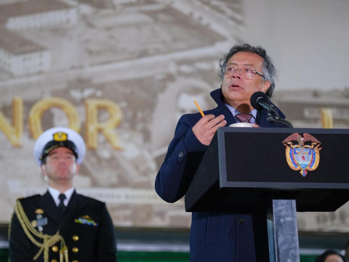 Sistema de salud: Petro alerta por utilidades de clínicas privadas en 2024