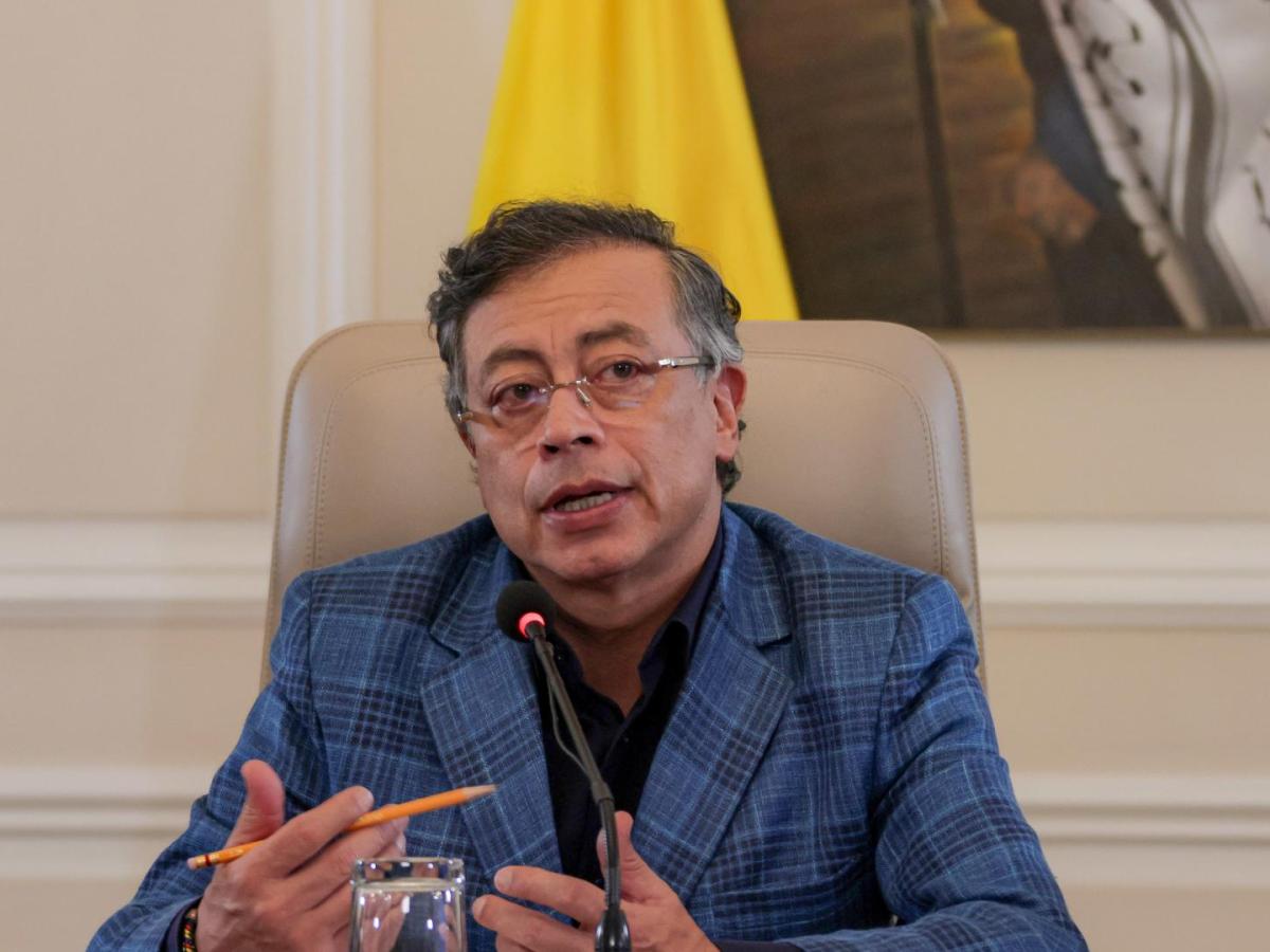 Petro denuncia presuntas irregularidades en preconteo electoral