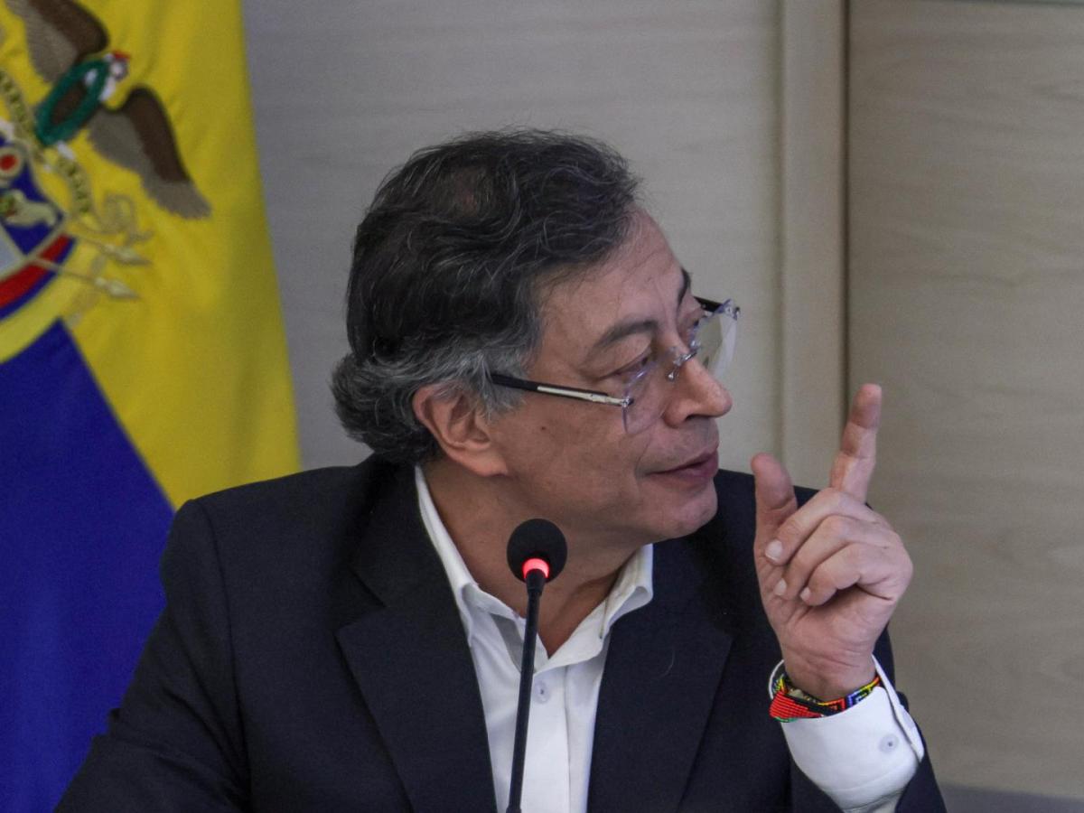 Petro defiende salario vital tras cifras de inflación del DANE