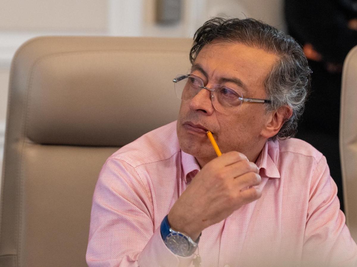 Petro elimina subsidio a gasolina y limita exportación de carne