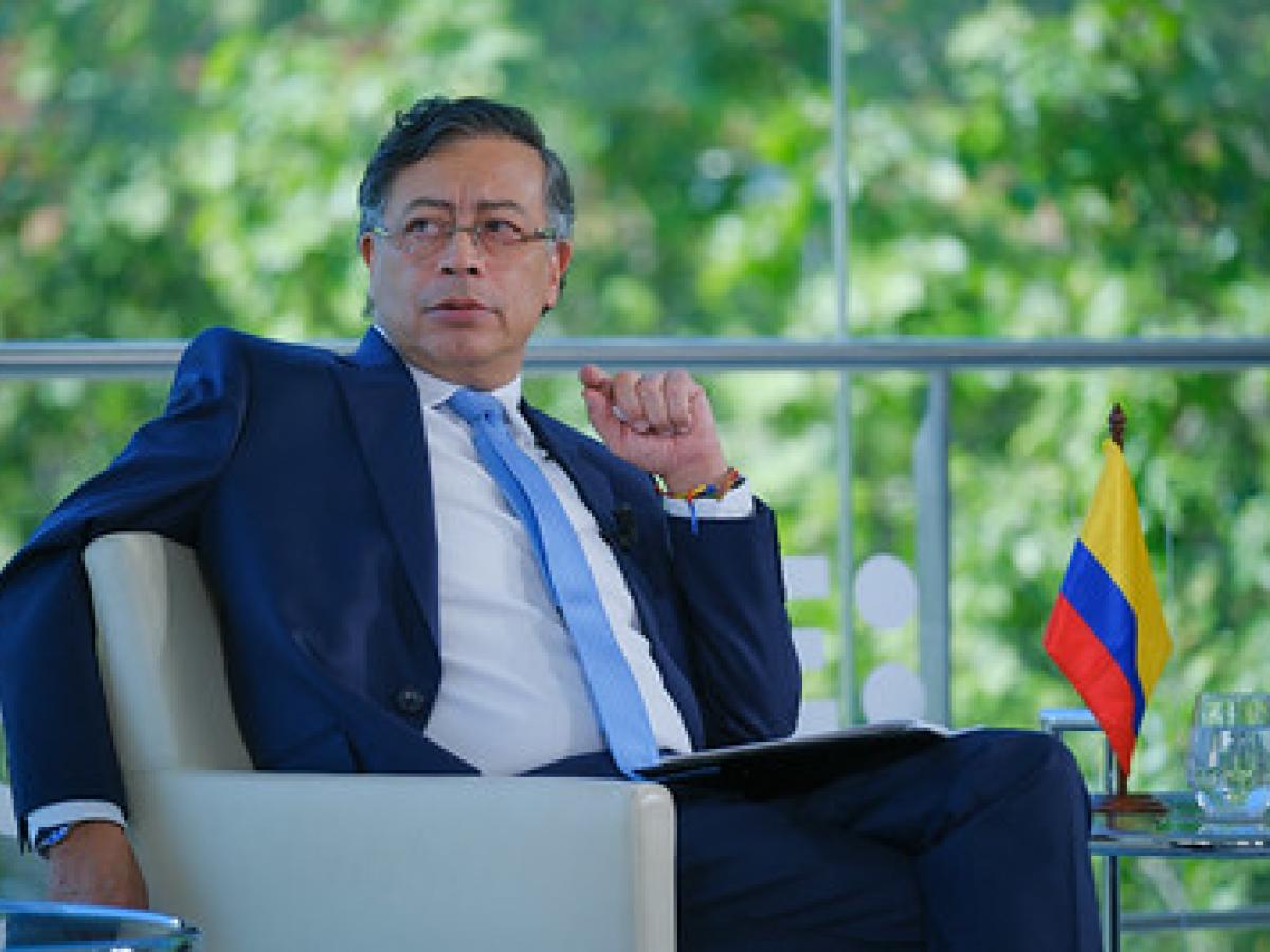 Petro advierte fraude electoral y pide un millón de testigos en Colombia