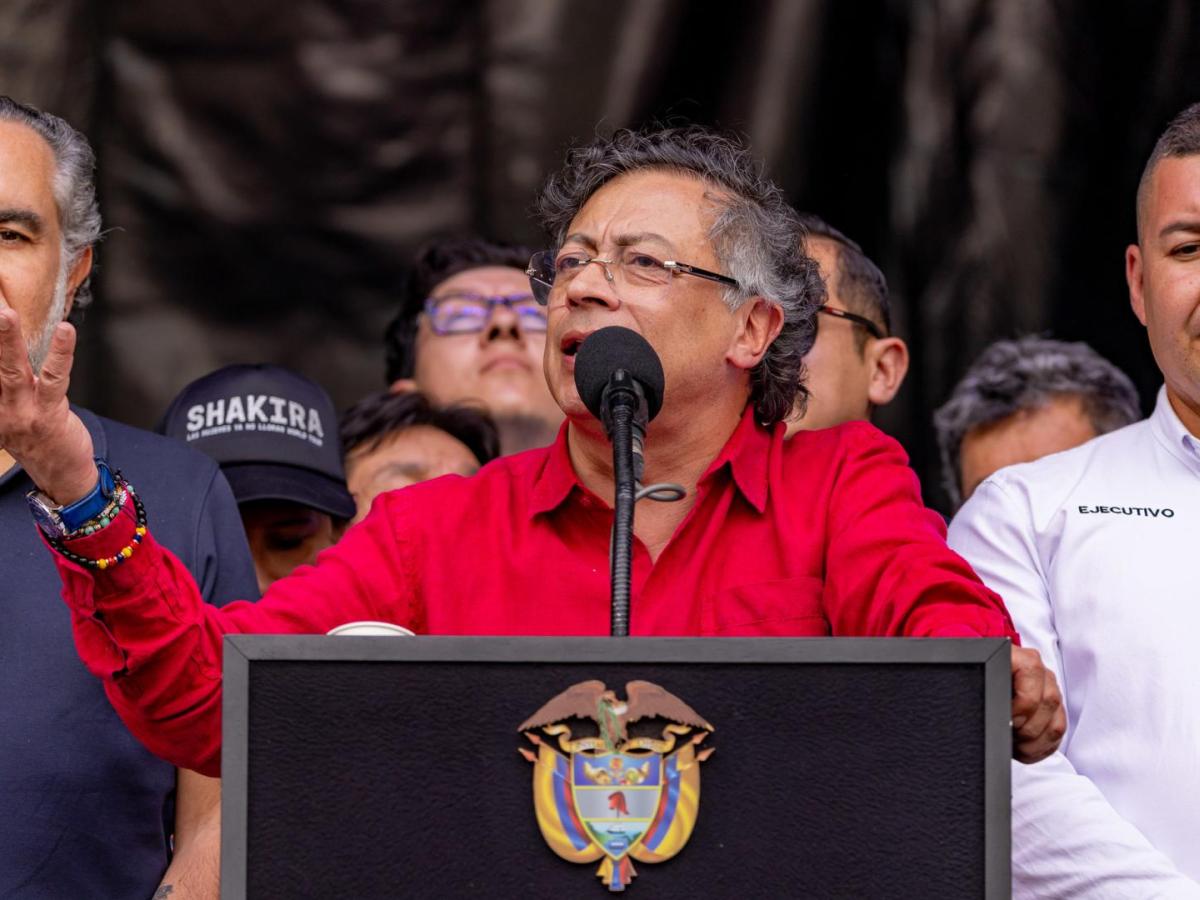 Petro defiende Constituyente y descarta cambiar la Constitución de 1991