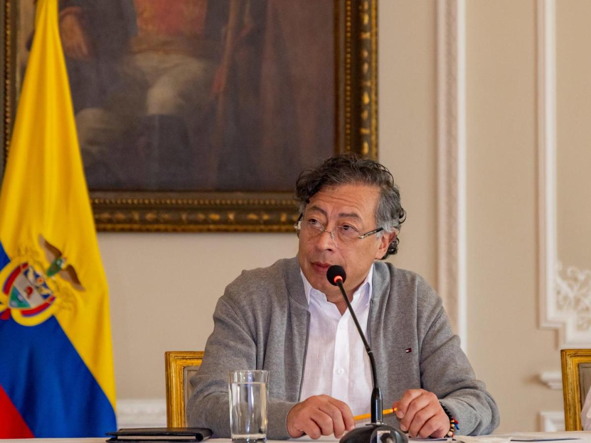 Petro acusa a EPS y fondos privados de vulnerar la Constitución