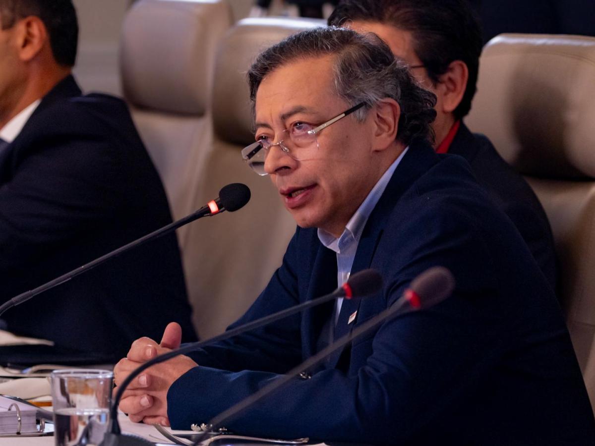 Petro insiste en neutralidad militar en elecciones presidenciales