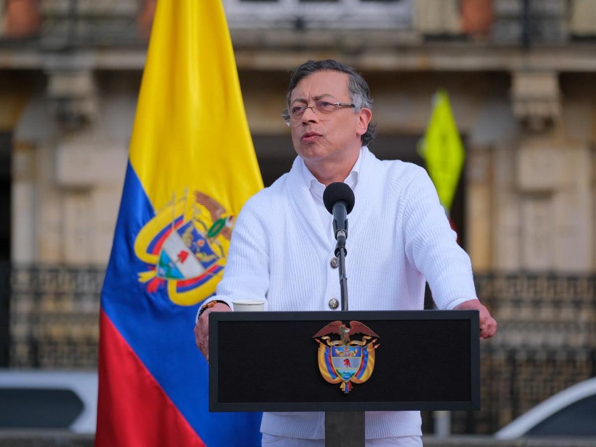 Petro denuncia compra de votos antes del balotaje