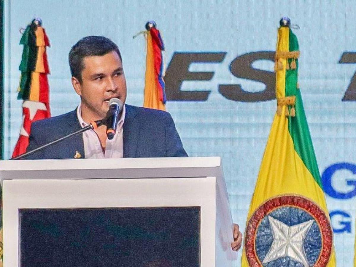 Piden renuncia de diputado en Santander