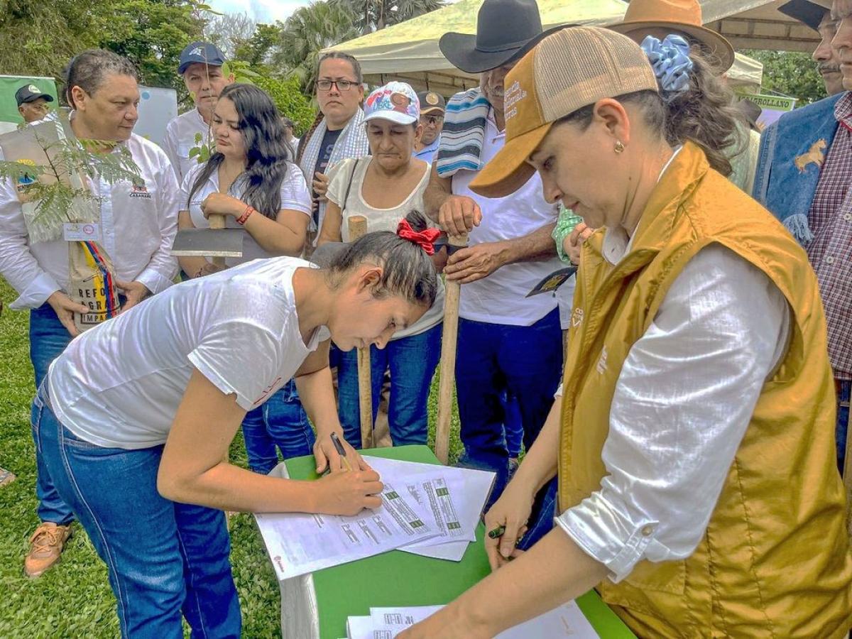 Entrega de tierras Casanare: 5.000 hectáreas y títulos de propiedad rural para familias campesinas