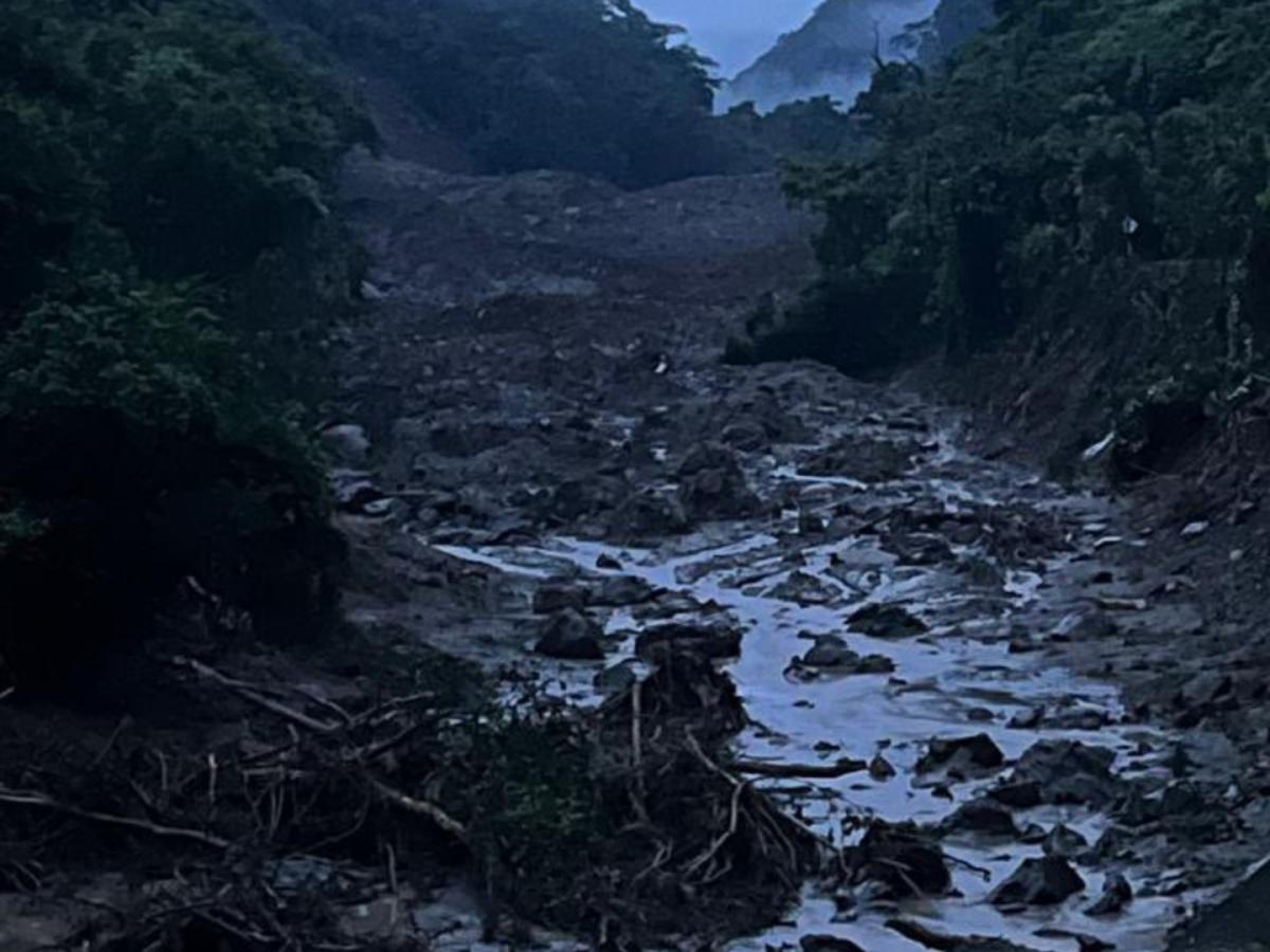 Evacúan Peñalisa, Antioquia, por riesgo de avalancha tras obstrucción del río San Juan