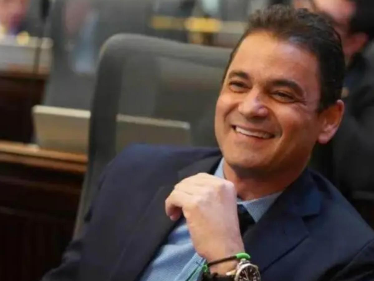 Ape Cuello, señalado por presunto cambio de agua por votos