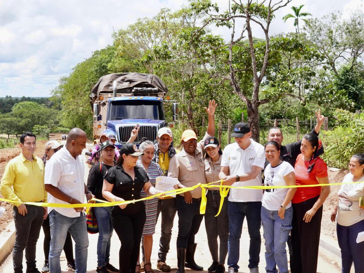 Puerto Rico, Meta: comunidad celebra mejoramiento vial entre veredas Sultana y Guacamayas