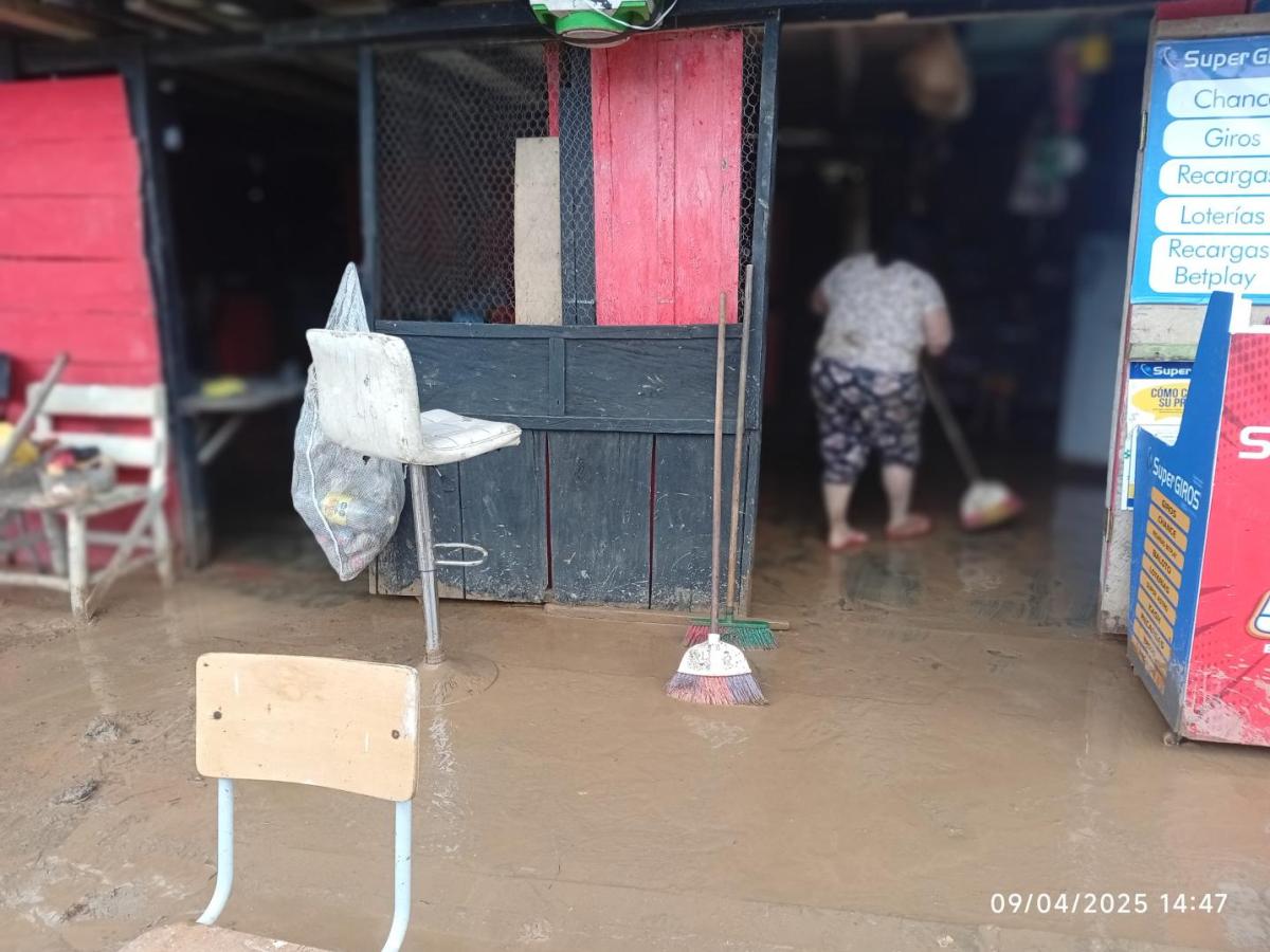 Florencia: varios hogares inundados