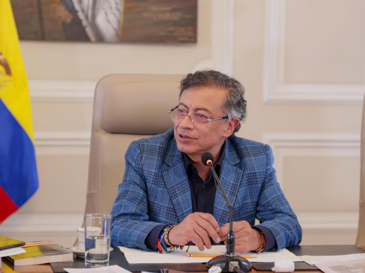 Aprobación de Gustavo Petro sube a 49,1% en febrero de 2026