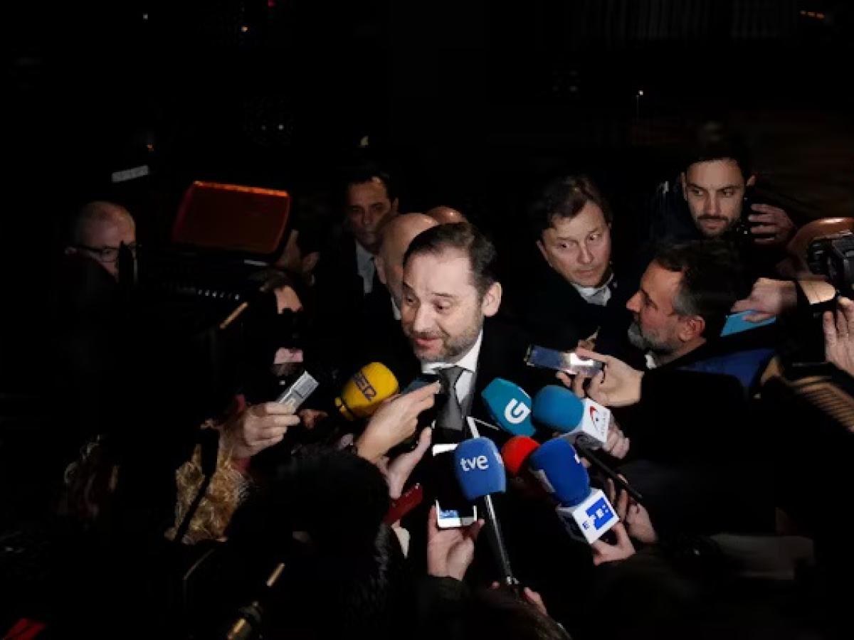 ¿Sería útil aumentar los sueldos de los cargos públicos para prevenir la corrupción?