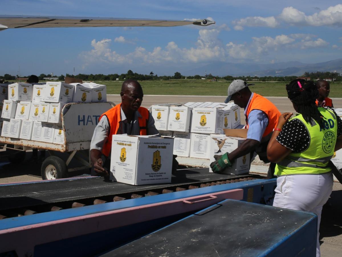 Colombia mandó 14 toneladas de ayuda a Jamaica por huracán Melissa