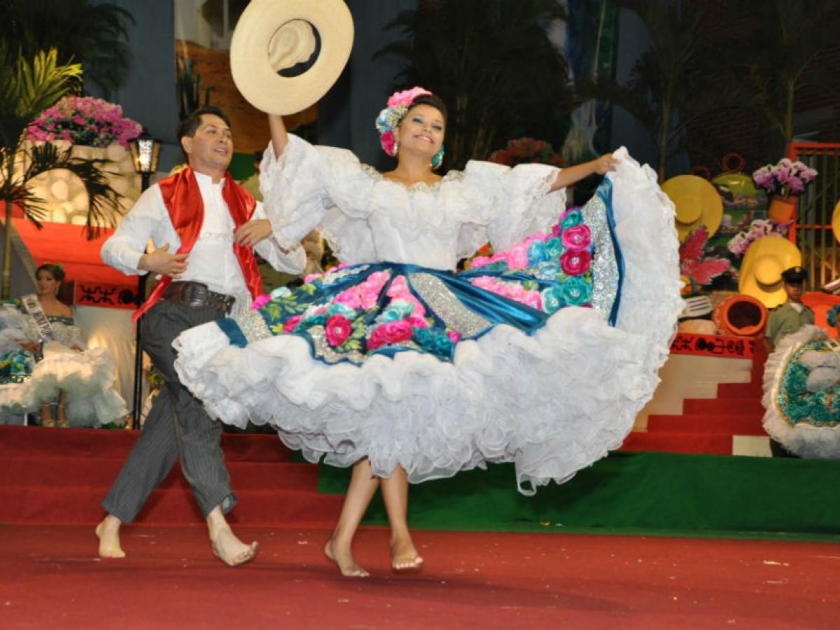 Festival del Bambuco: historia, gastronomía, danza y cultura