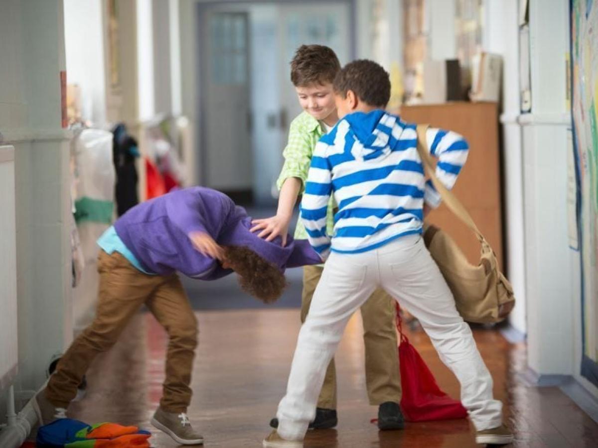 Baja autoestima, dificultades en habilidades sociales o problemas de regulación emocional: claves para detectar el acoso escolar