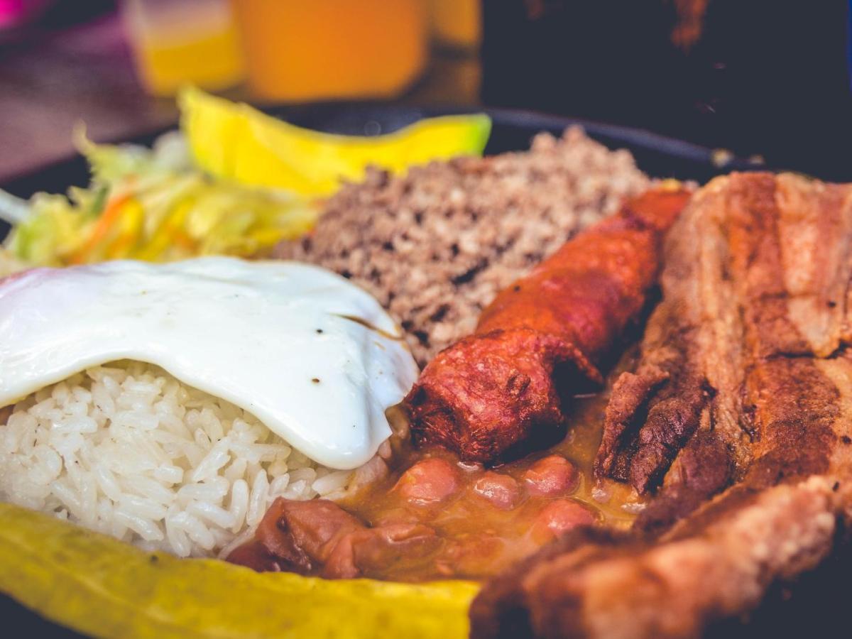 Historia de la bandeja paisa, plato típico de Antioquia 