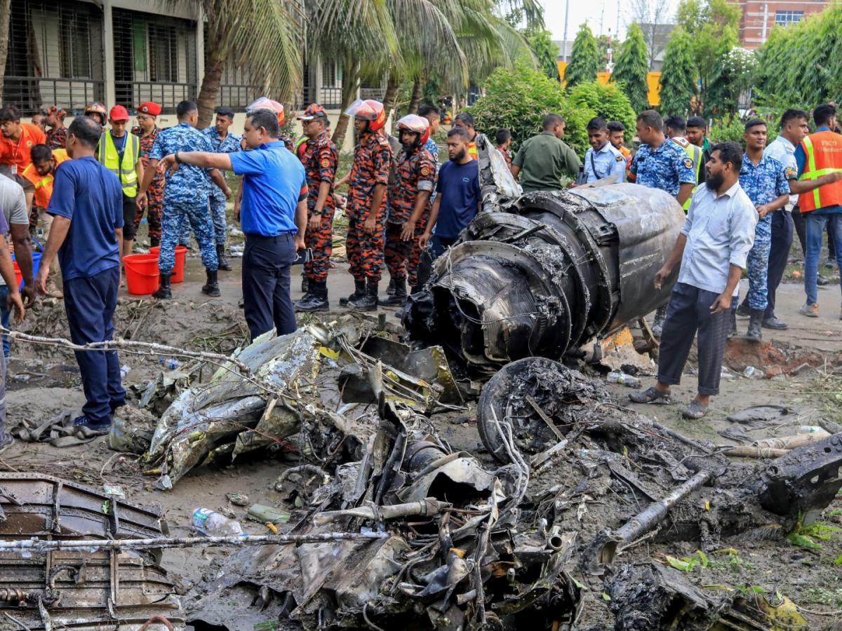 Bangladesh: 16 personas murieron en accidente de avión militar