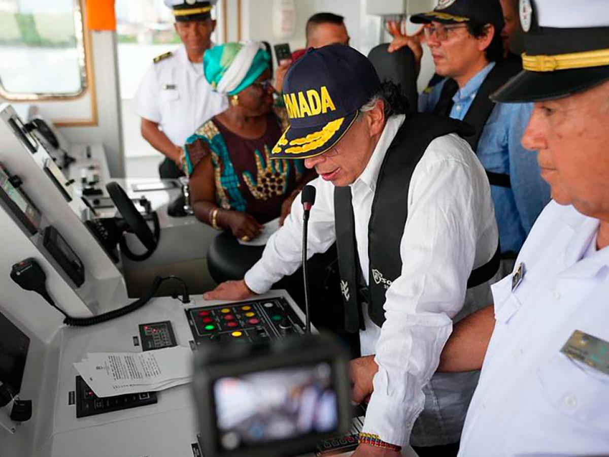  Bautizo del buque hospital Benkos Biohó