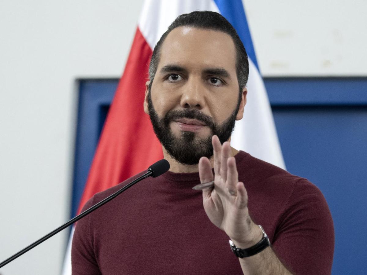 Bukele dice que prohibición total de minería en El Salvador es "absurdo"