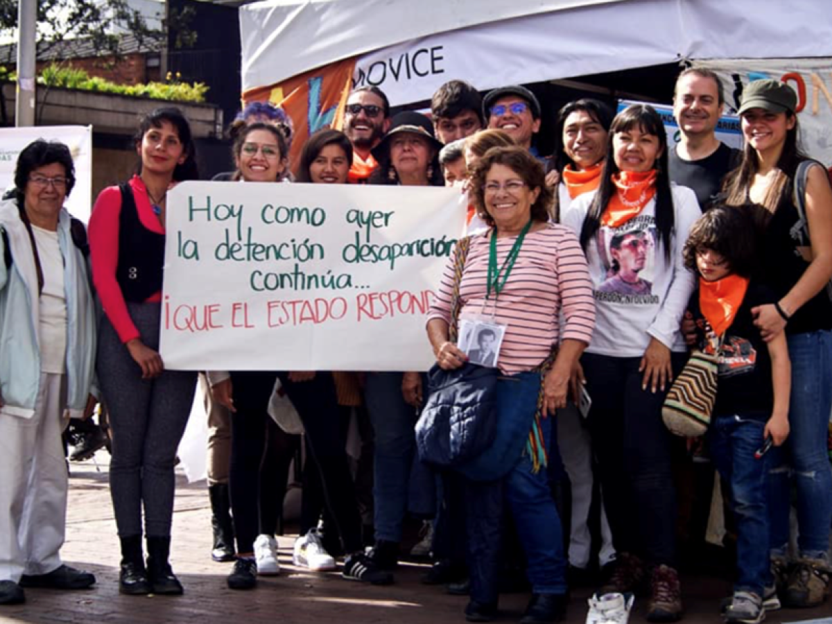Entrega de víctimas colectivos históricos en el Cementerio del Sur