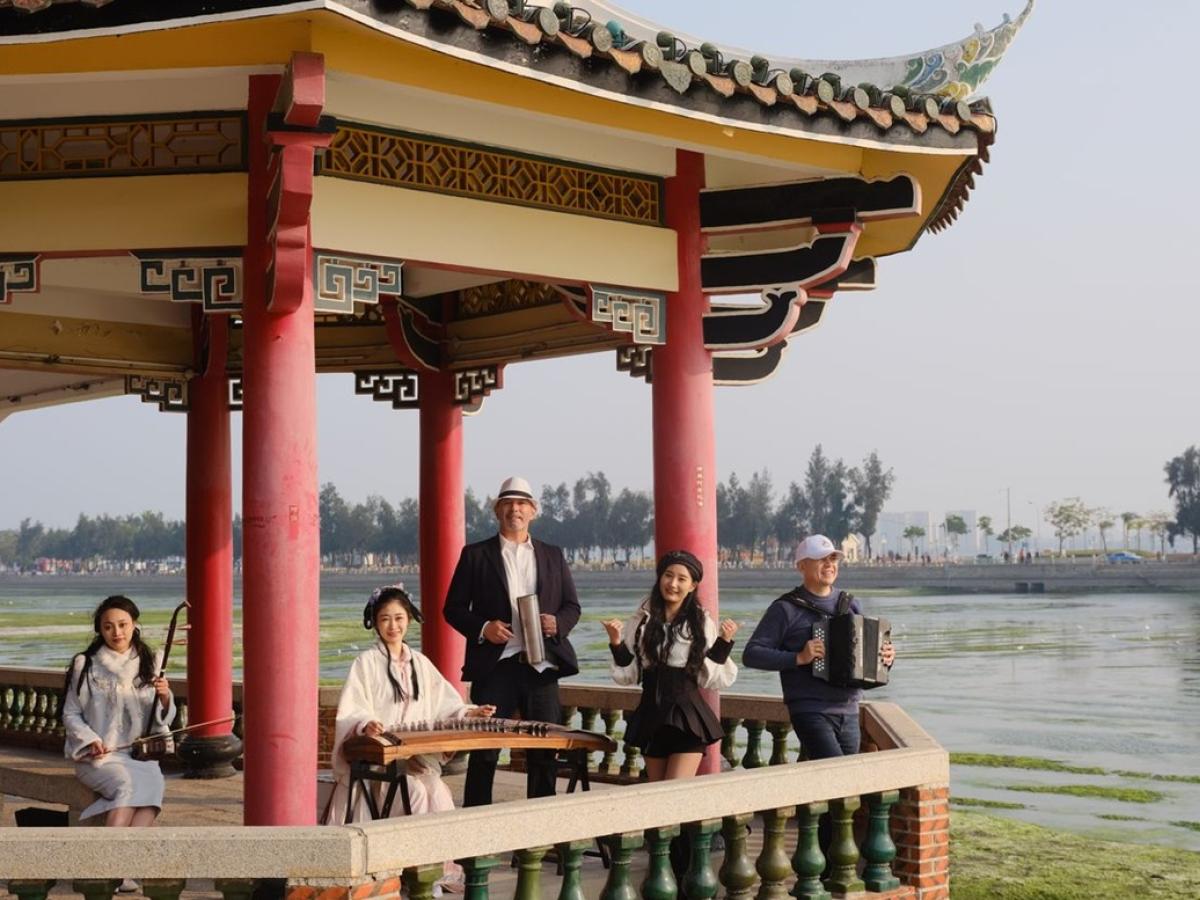 Los caminos de la vida de Omar Geles en chino por Chinastía Vallenata